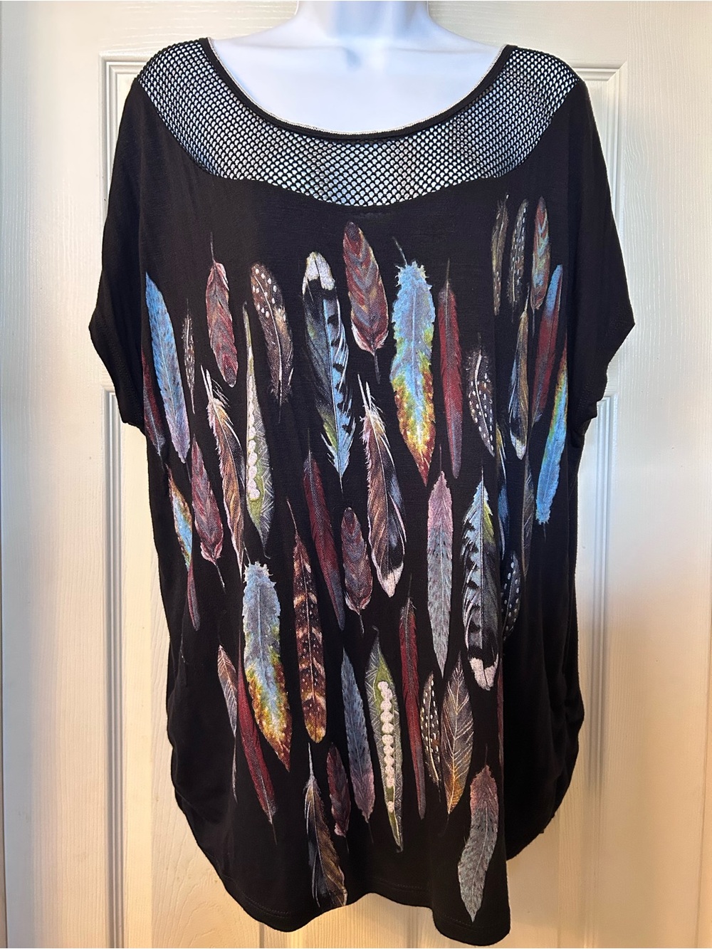 🪶 SKINNY MINNIE • Feather Print Top